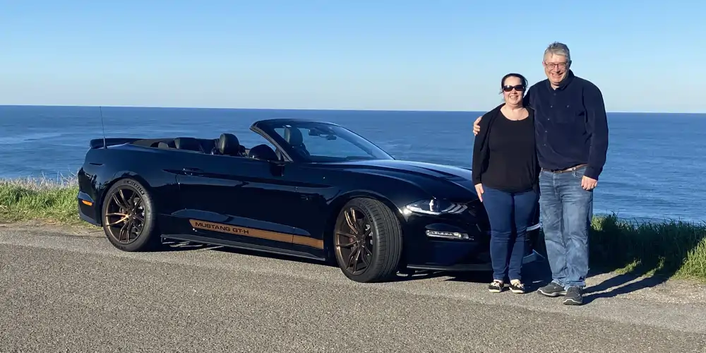 mustang tour couple